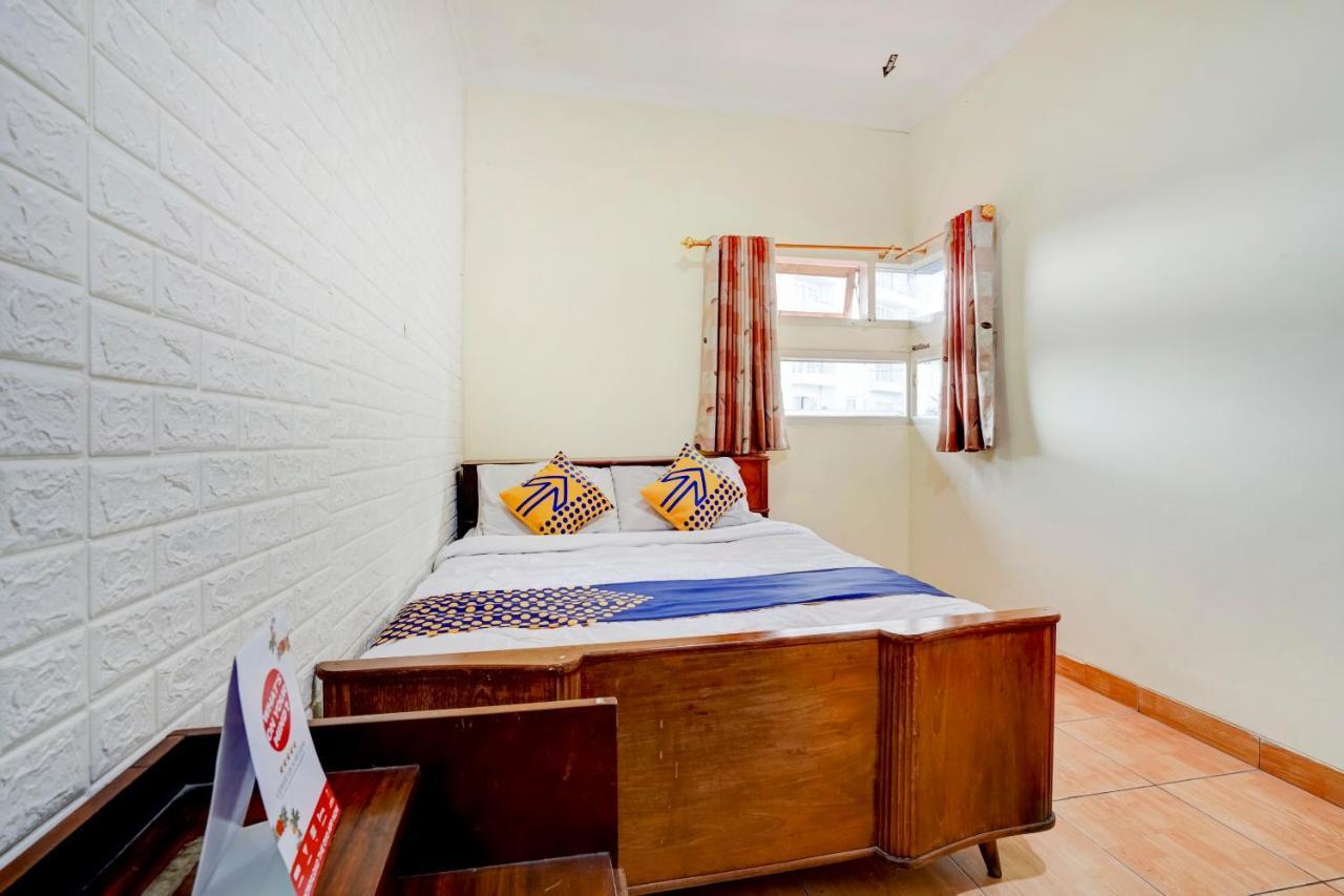 בנדונג Radio Backpacker Guesthouse Syariah מראה חיצוני תמונה