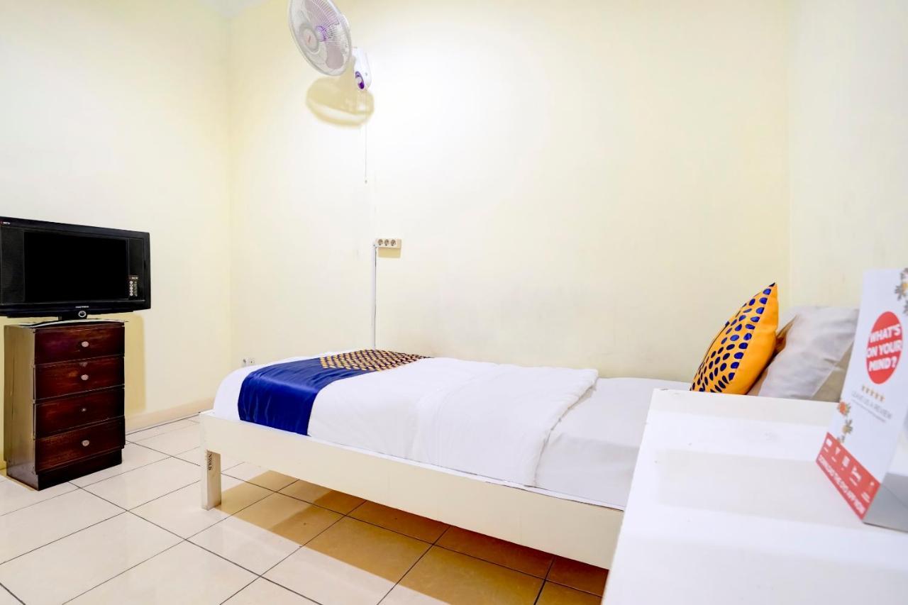 בנדונג Radio Backpacker Guesthouse Syariah מראה חיצוני תמונה